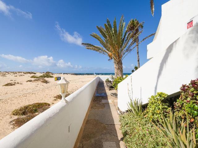 Apartamento Nire Lula En La Misma Playa Cotillo Exterior foto